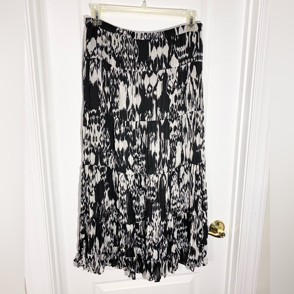 Jones NY Abstract Pattern Tiered Maxi Skirt Black White Size 10